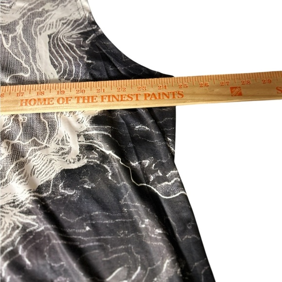 Tank Top V-Neck Black, White & Gray Abstract Pattern Soft & Size 5XL = 22W NWOT. - Picture 6 of 8